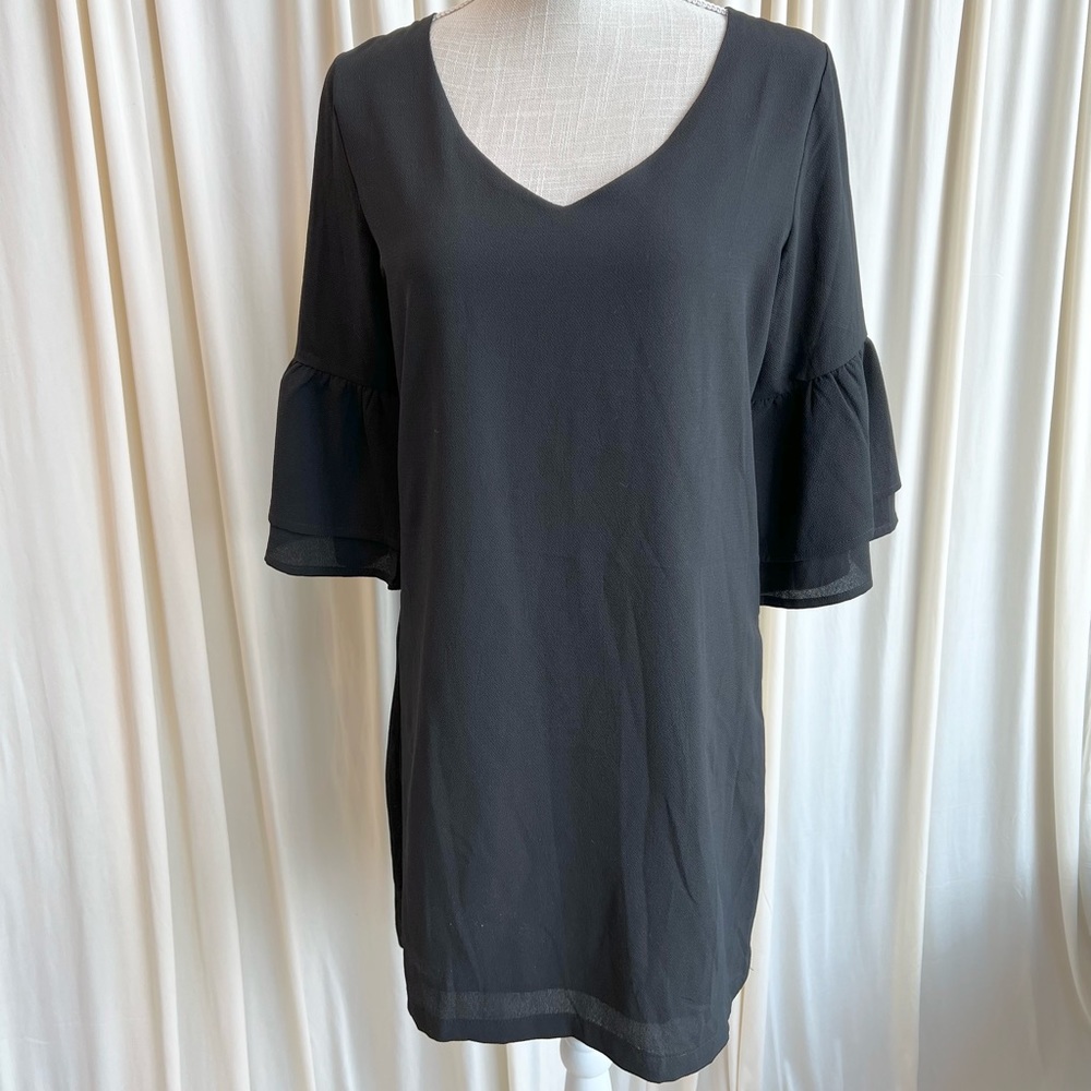 NWT Black Crepe Long Bell Sleeve Shift Dress - X-Small